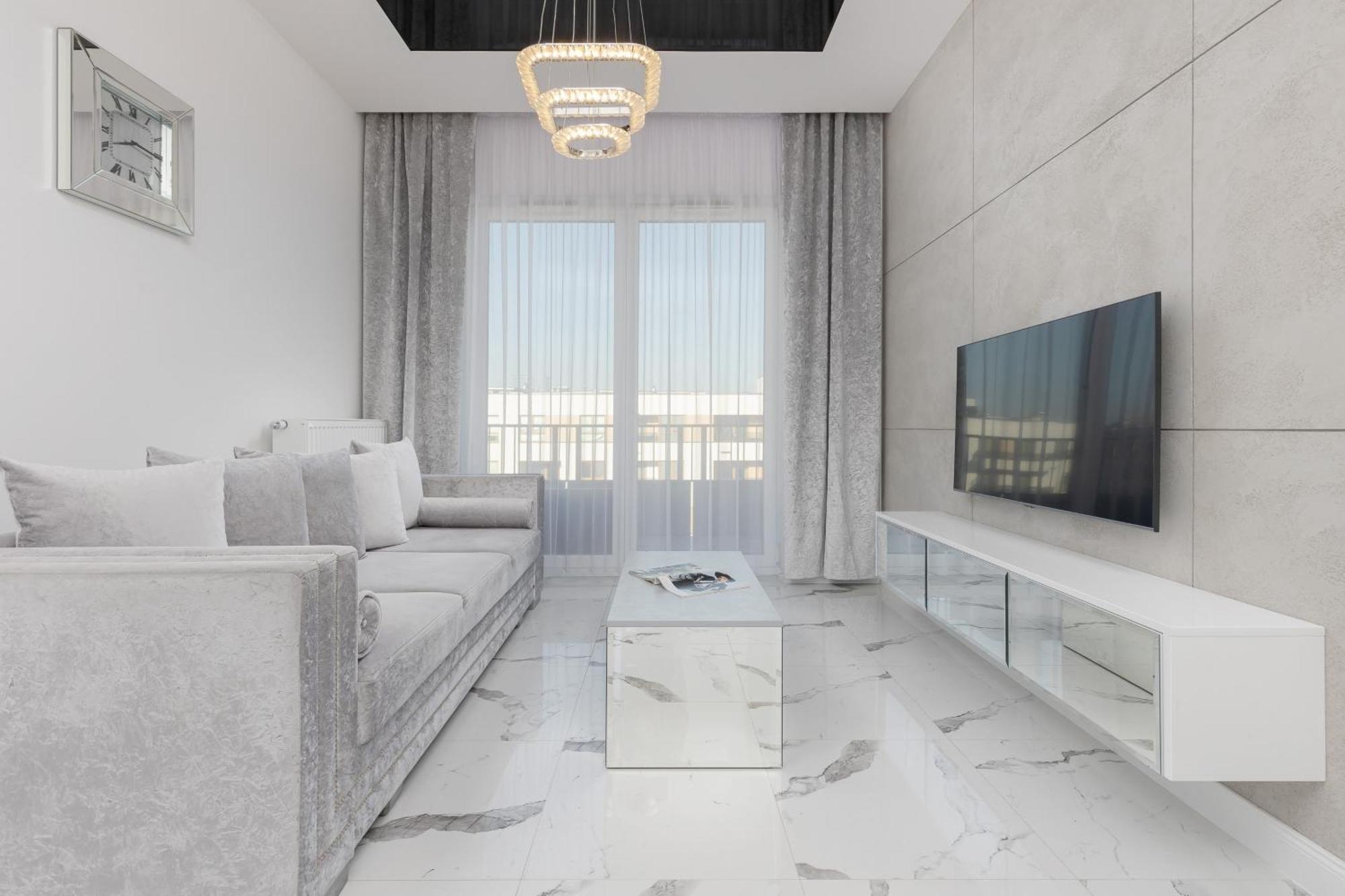 Elegant Apartments With Balcony & Parking Warsaw By Noclegi Renters 외부 사진